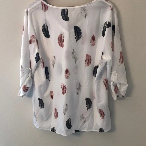BloomChic Women's Feather Print Blouse Roll Tab Sleeve NWT 14-16 - Picture 8 of 9